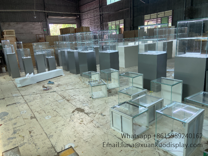 Luxury Modern Jewellery Showroom Design With Gold Frame modern jewellery showroom design with gold framed