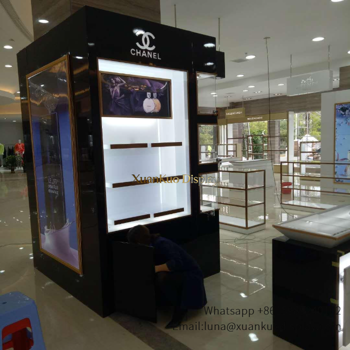 Custom Fragrance Display Wood Trim LED Glass Lockable Showcase For Luxury Perfume Retail Boutique custom fragrance display glass showcase pillar