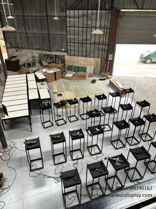 xuankuo‑display‑luxury‑jewelry‑display‑table‑black‑metal‑frame‑white‑top‑retail‑boutique‑counter